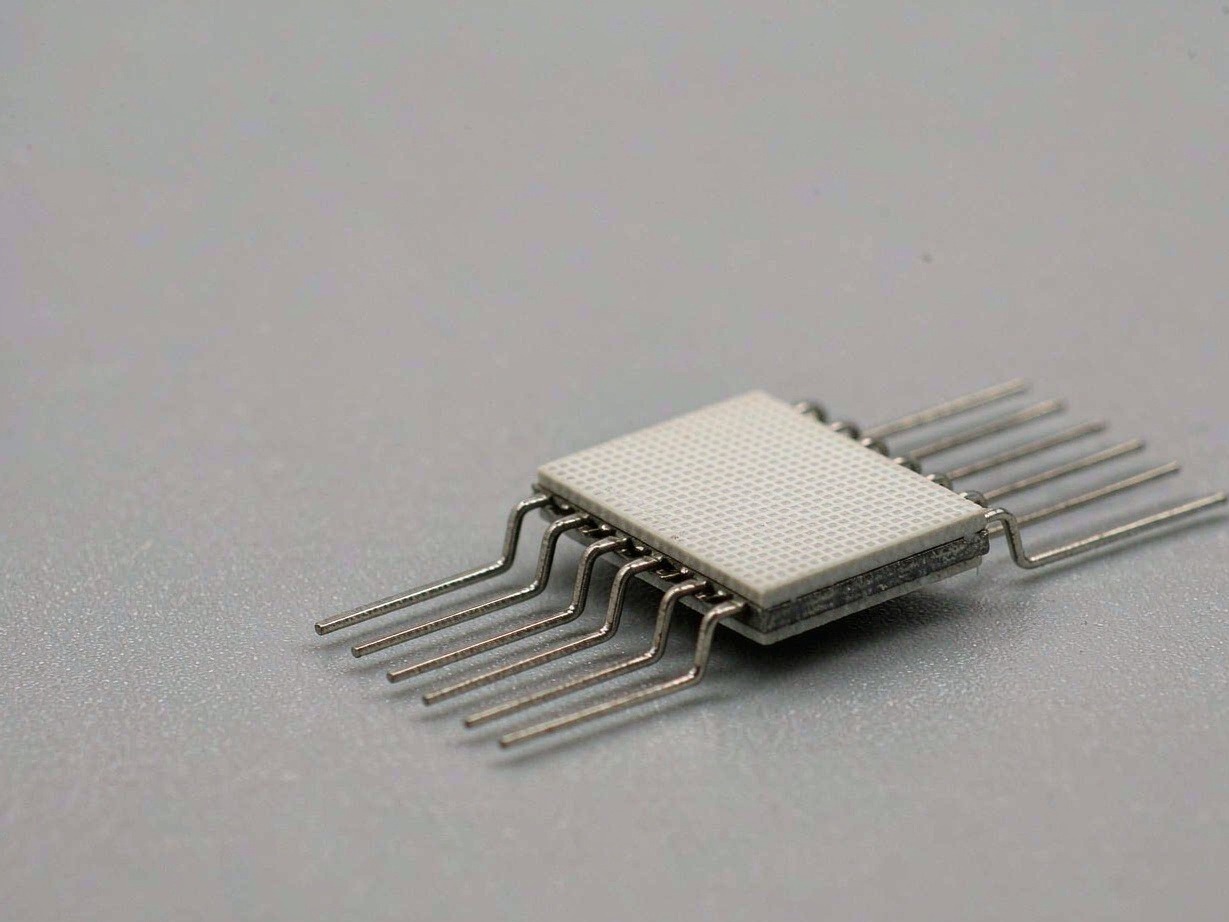 surface mount SAW filter component